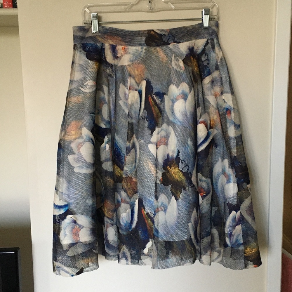 Mine Korea. Mesh overlay flare skirt medium